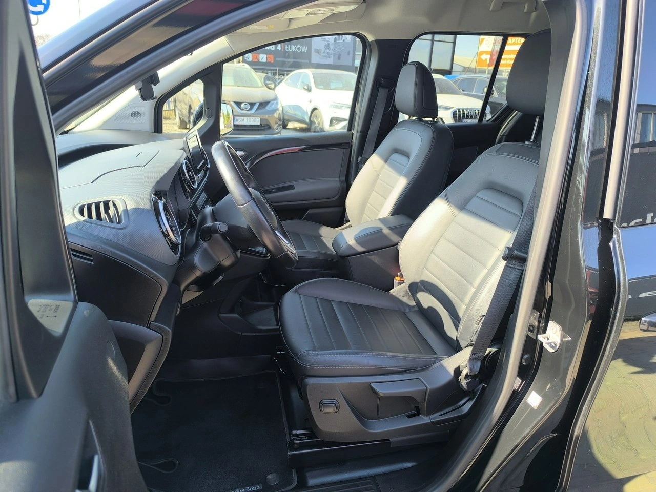 Mercedes T 180 d - Zdjęcie 17