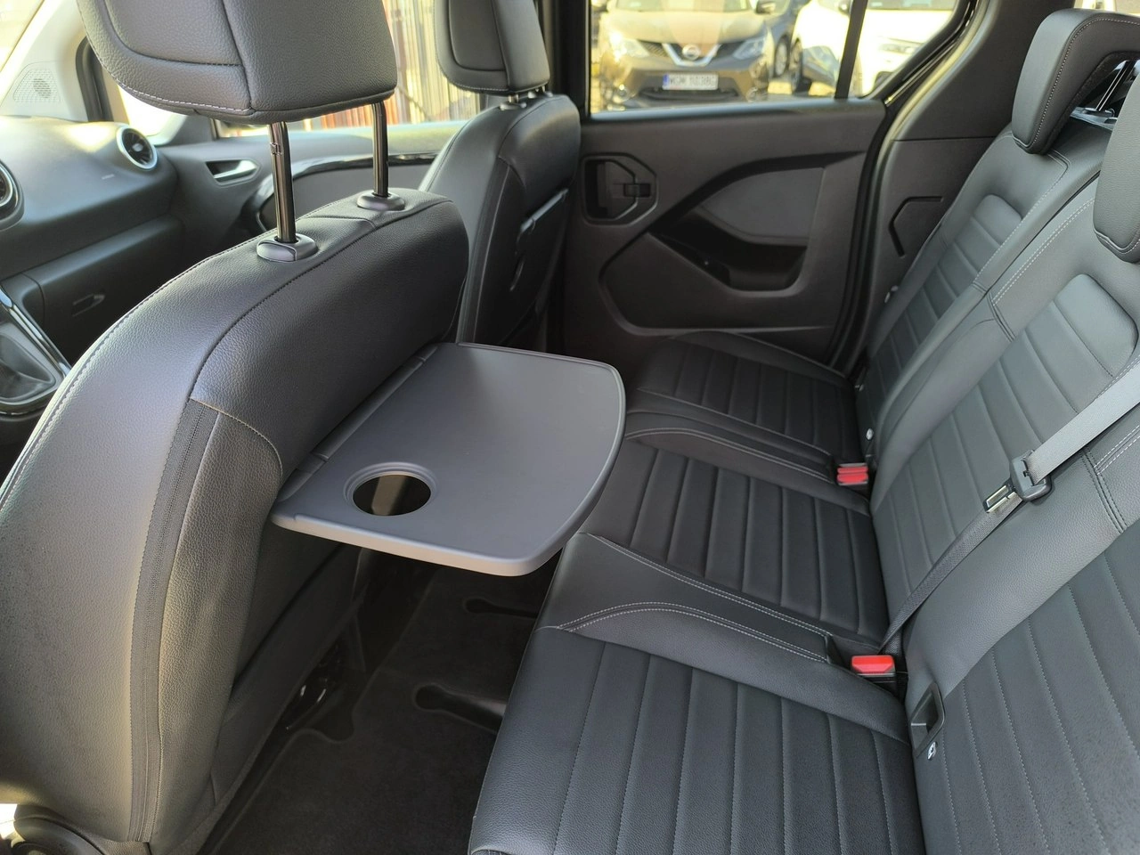 Mercedes T 180 d - Zdjęcie 19