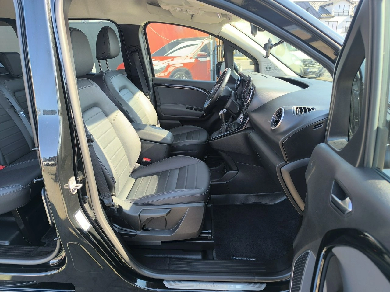 Mercedes T 180 d - Zdjęcie 21