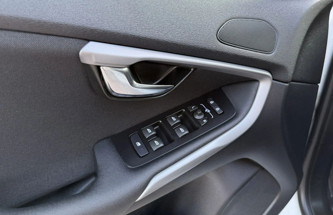 Volvo V40 - Zdjęcie 31