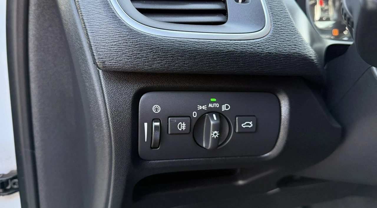 Volvo V40 - Zdjęcie 32