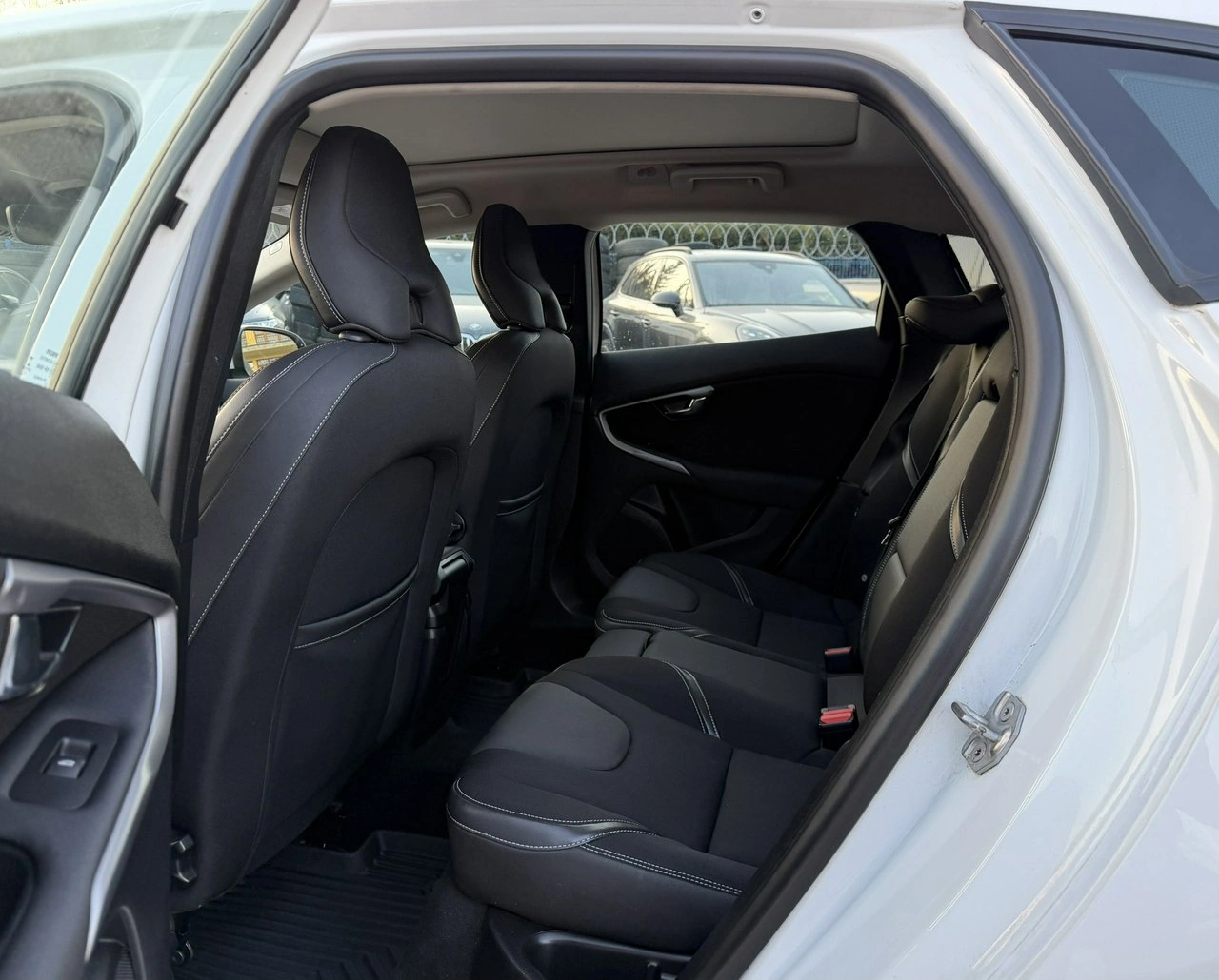 Volvo V40 - Zdjęcie 9