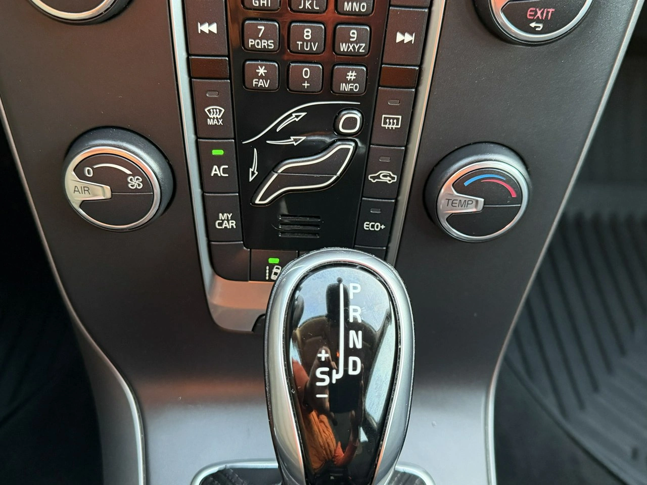 Volvo V40 - Zdjęcie 22