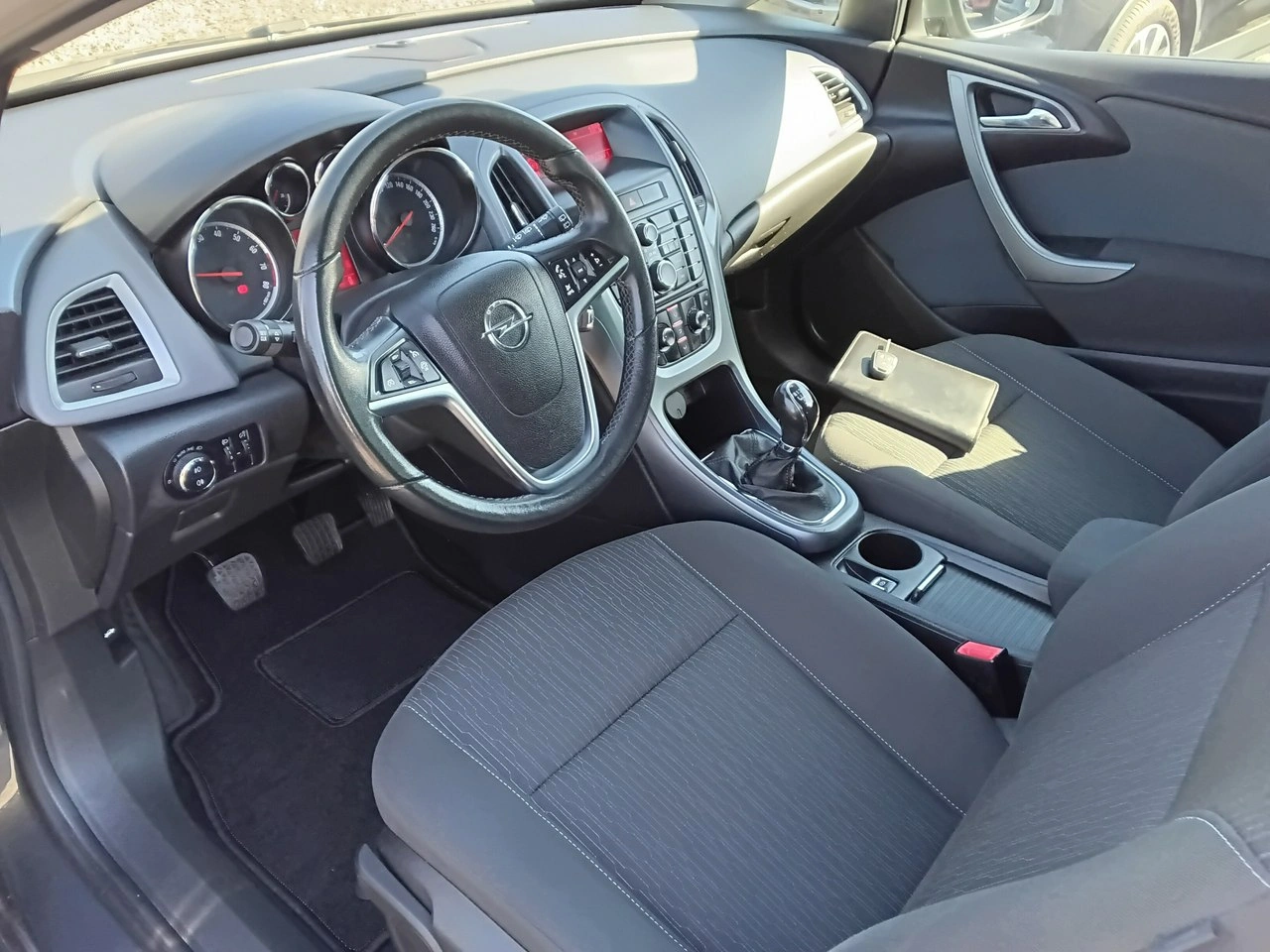 Opel Astra - Zdjęcie 9