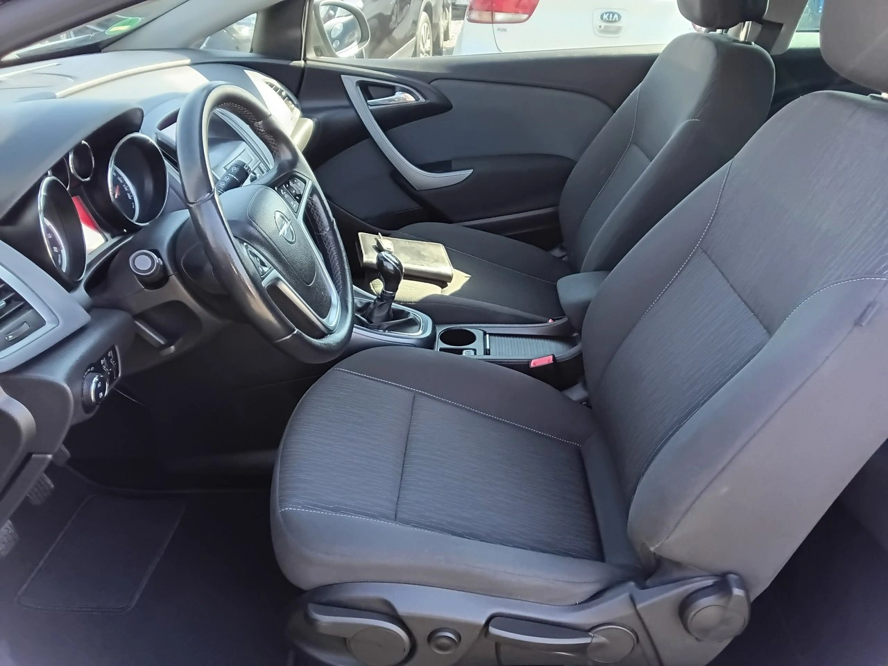 Opel Astra GTC - Zdjęcie 14