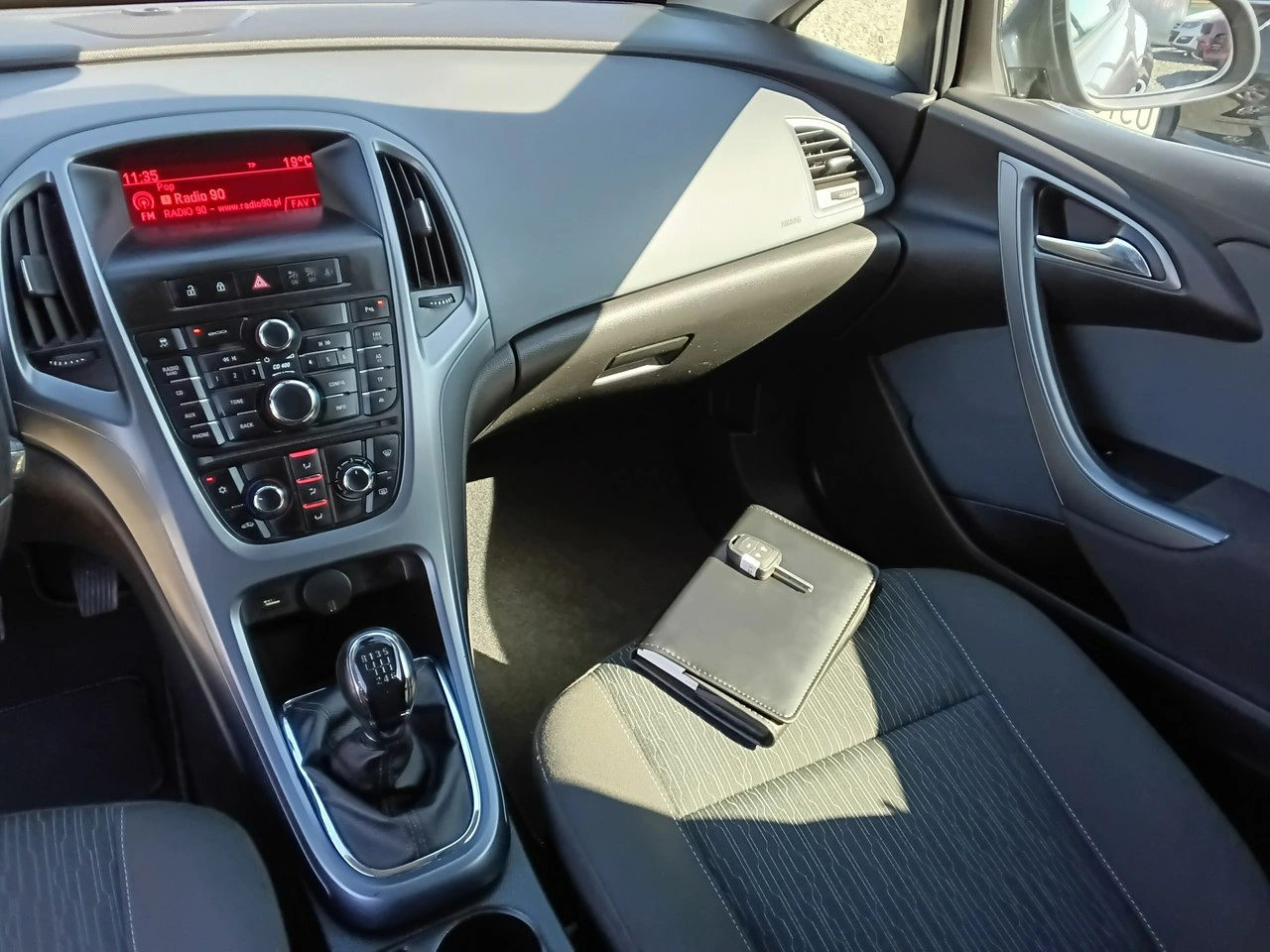 Opel Astra GTC - Zdjęcie 15