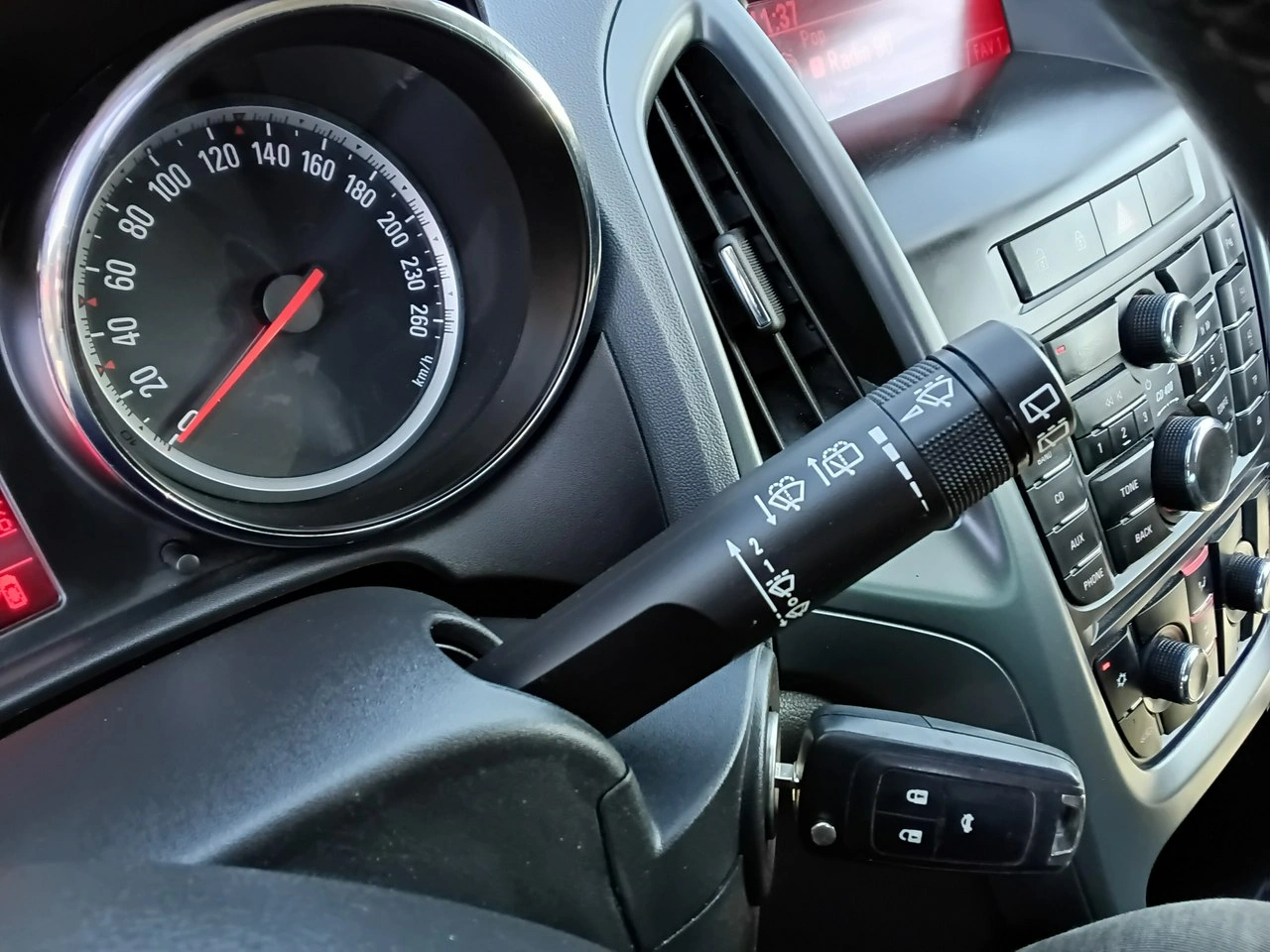 Opel Astra GTC - Zdjęcie 25