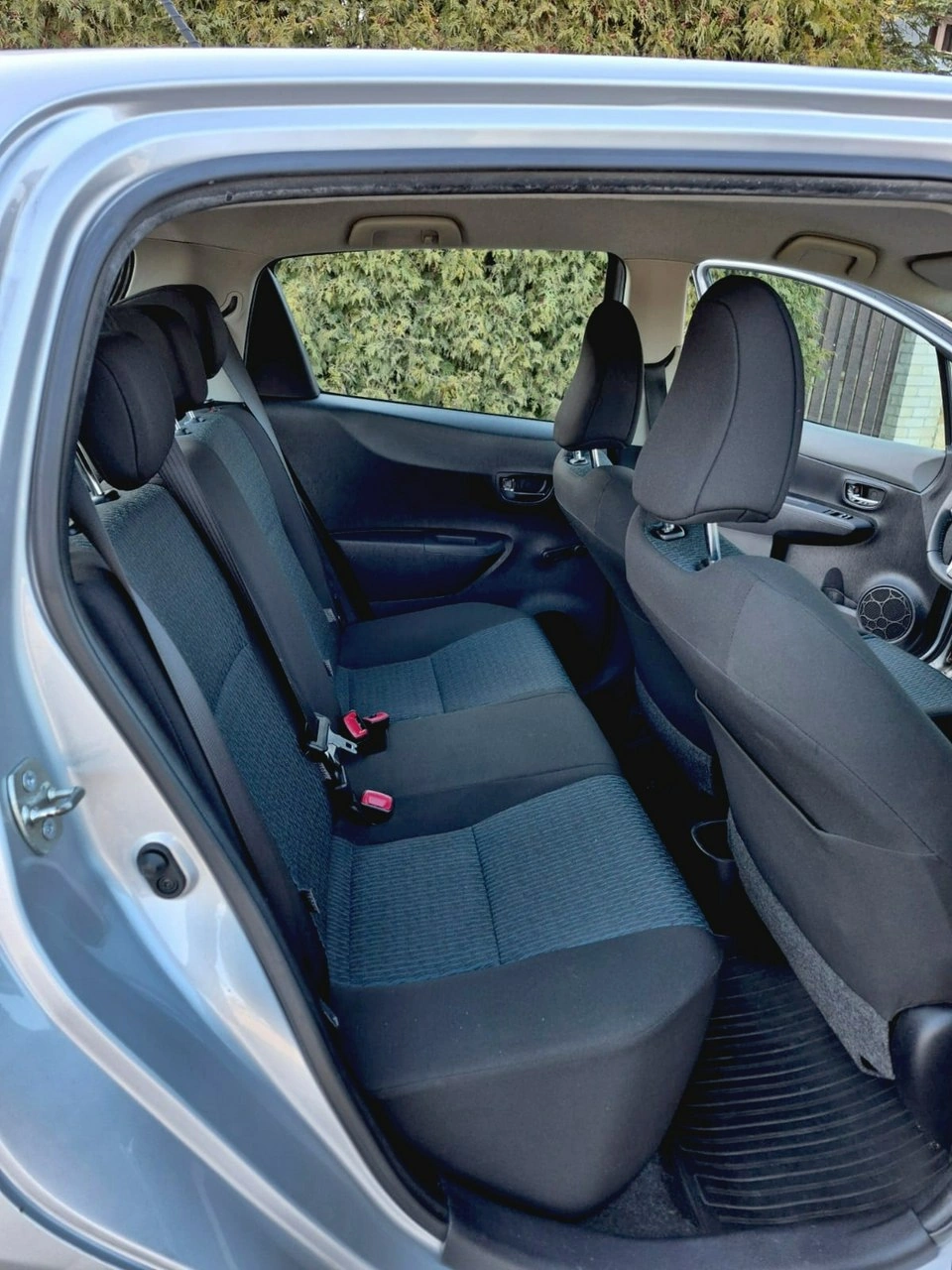 Toyota Yaris - Zdjęcie 10