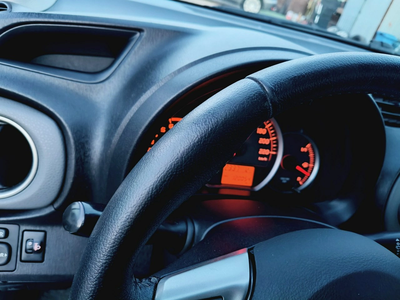 Toyota Yaris - Zdjęcie 15