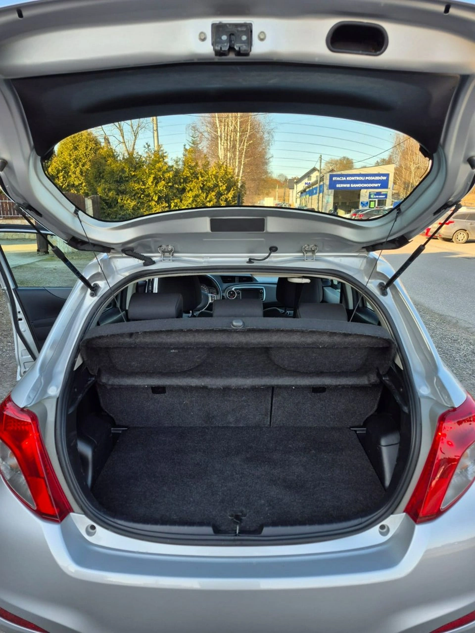 Toyota Yaris - Zdjęcie 16