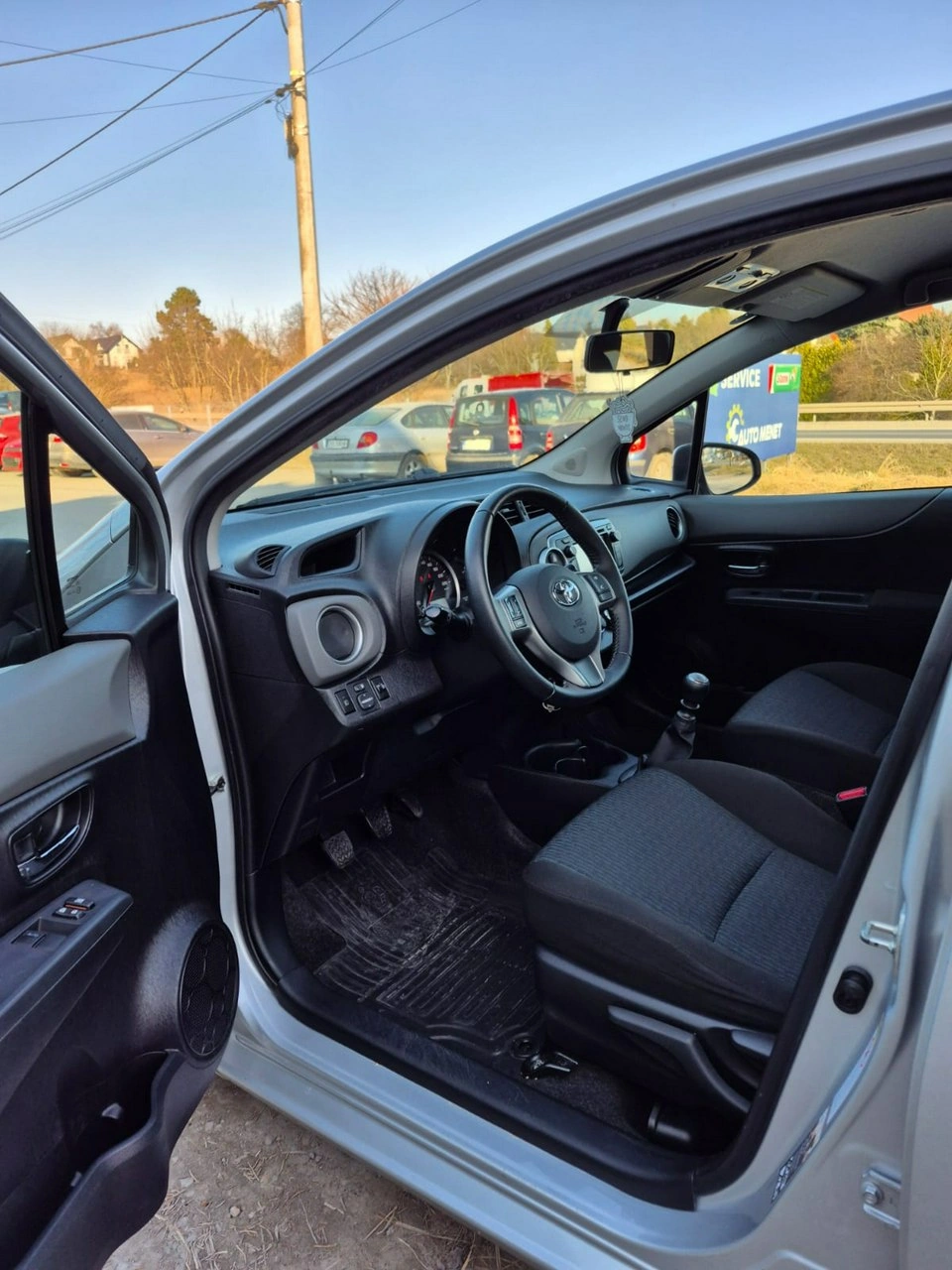 Toyota Yaris - Zdjęcie 19