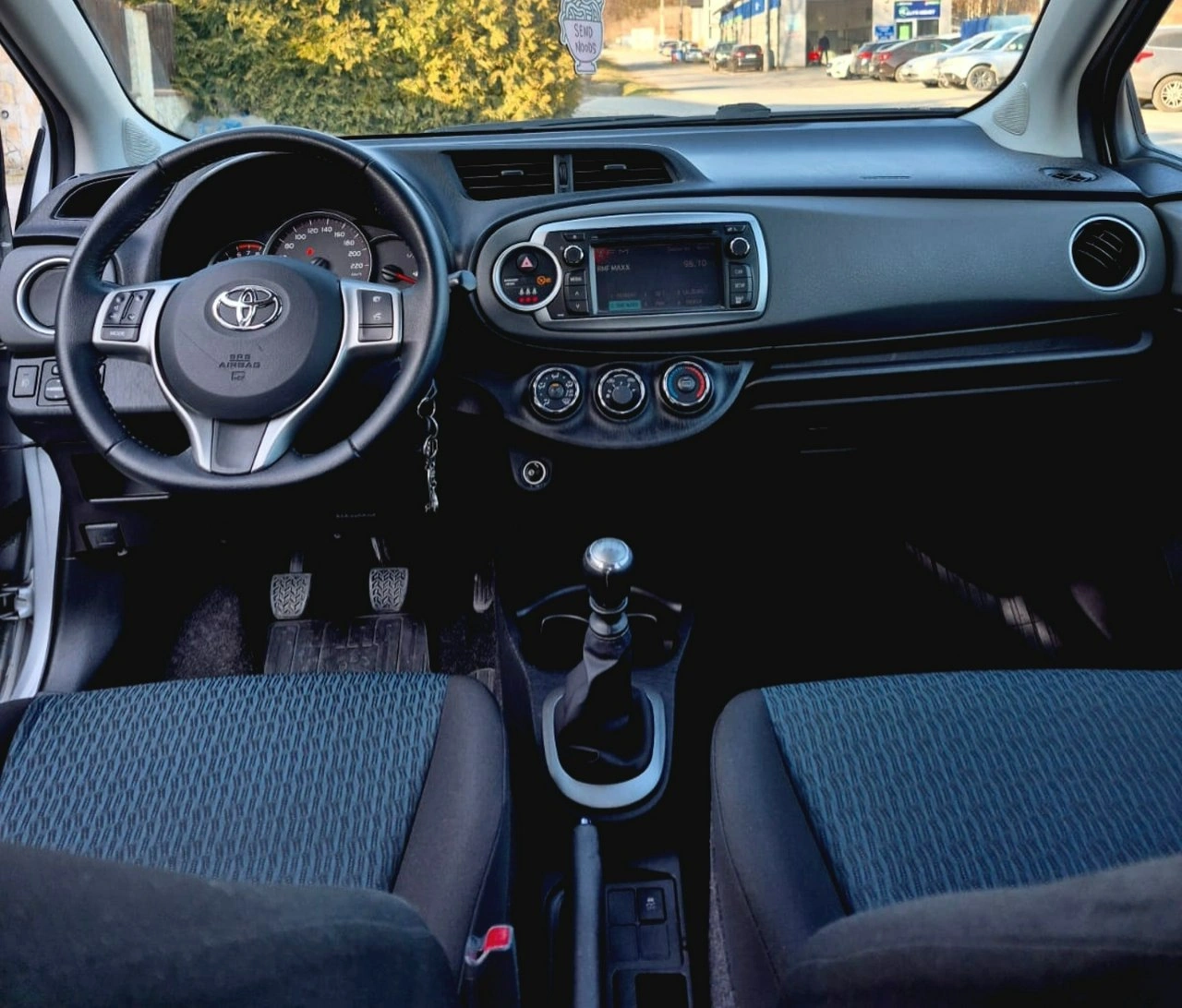 Toyota Yaris - Zdjęcie 6
