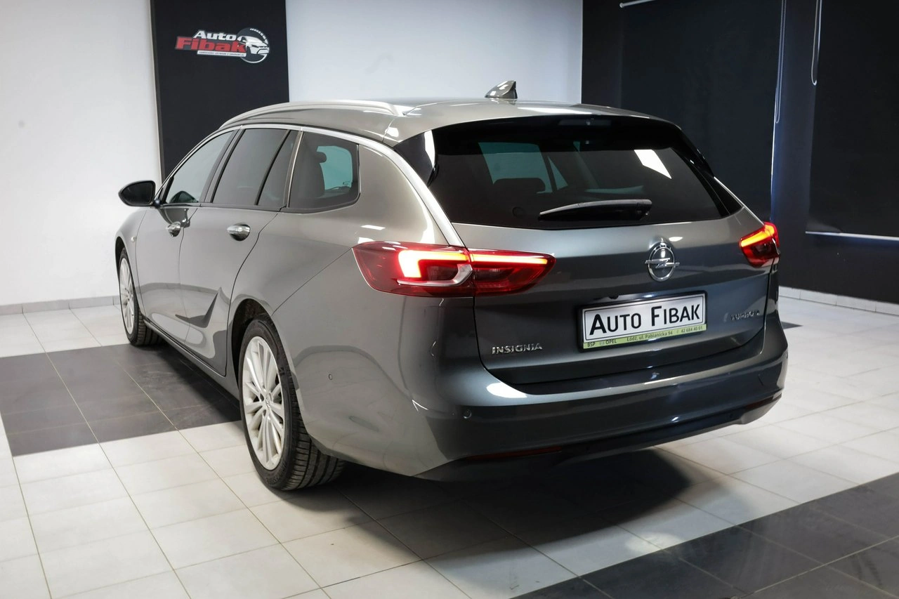 Opel Insignia - Zdjęcie 10