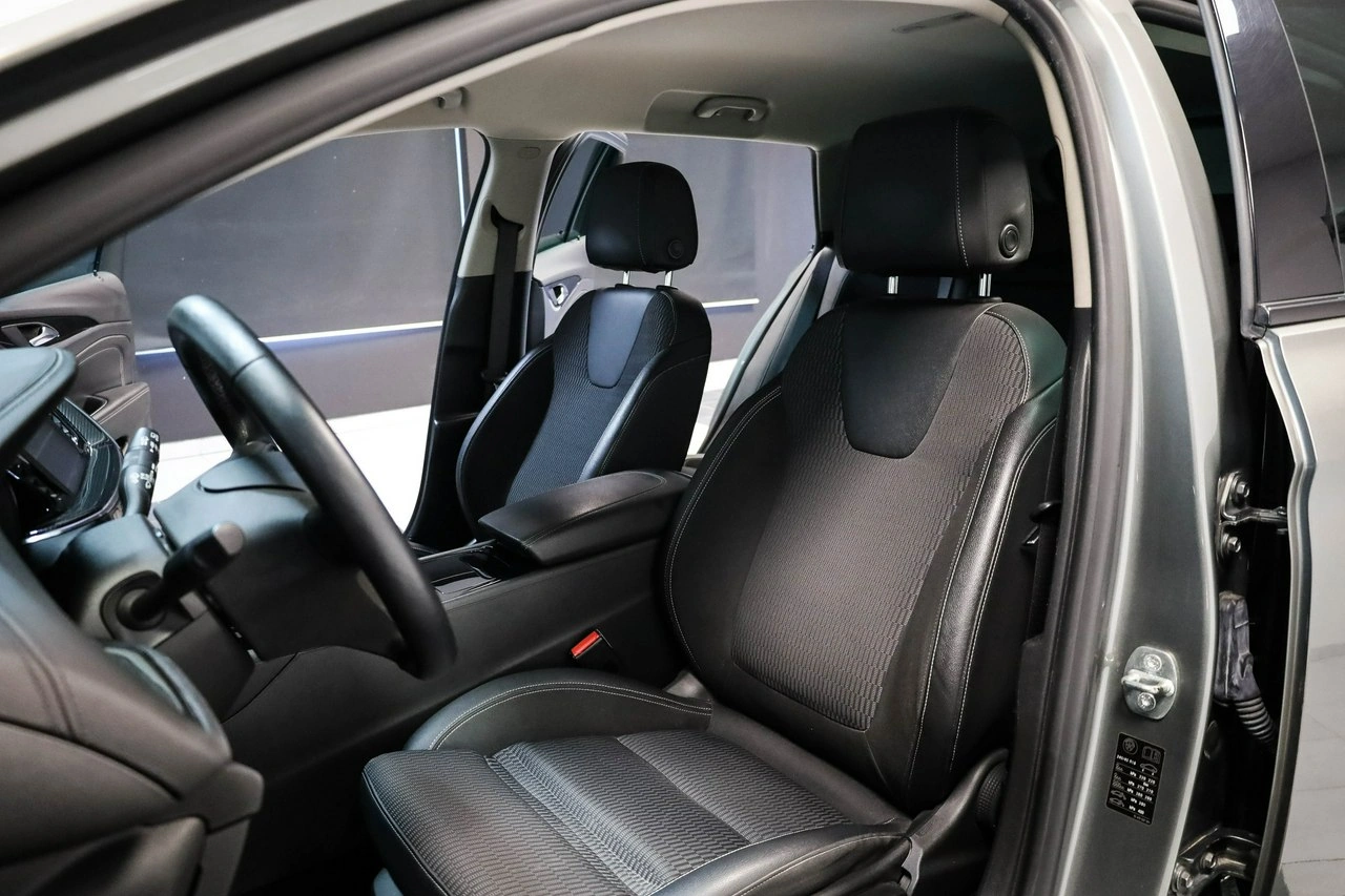 Opel Insignia - Zdjęcie 17