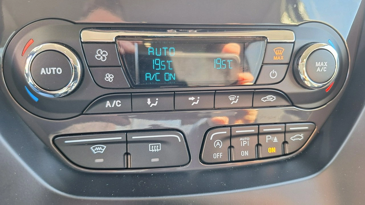 Ford Kuga - Zdjęcie 22