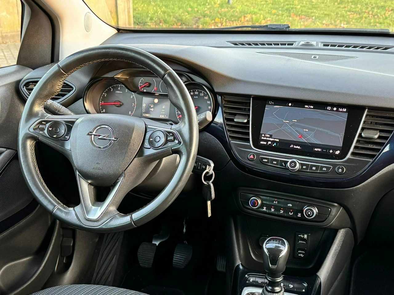 Opel Crossland X - Zdjęcie 18