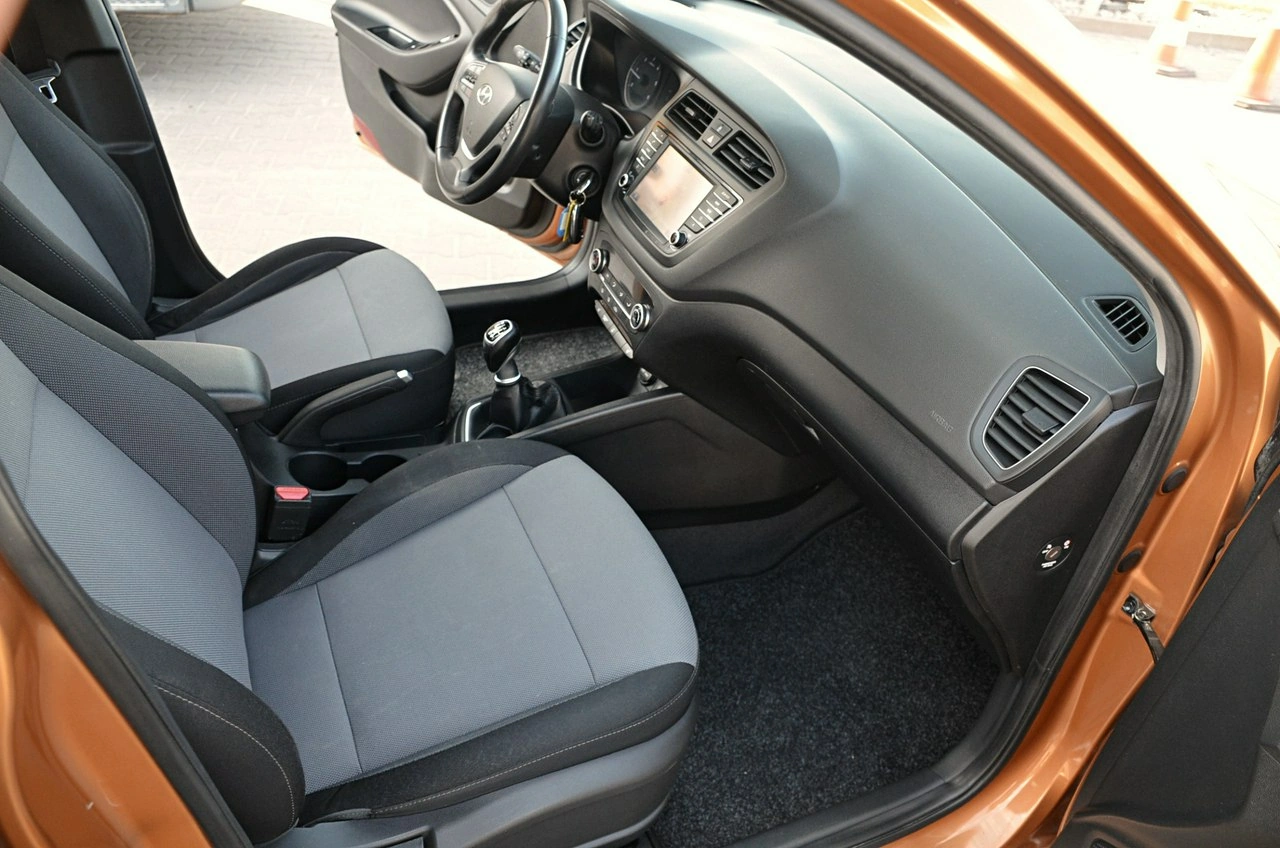 Hyundai i20 - Zdjęcie 13