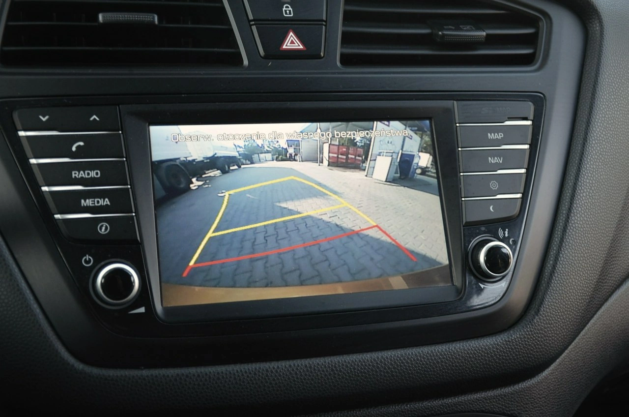 Hyundai i20 - Zdjęcie 15
