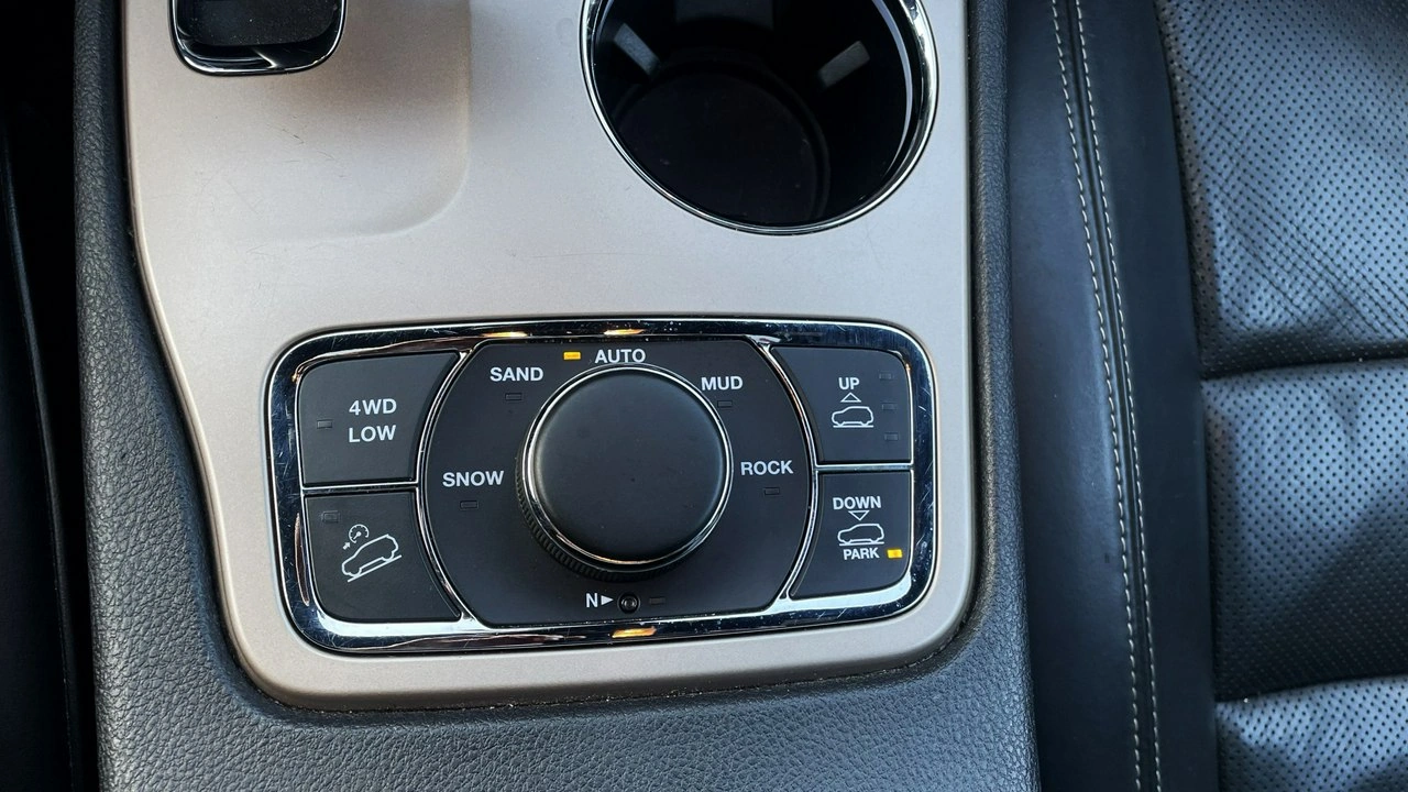 Jeep Grand Cherokee - Zdjęcie 9