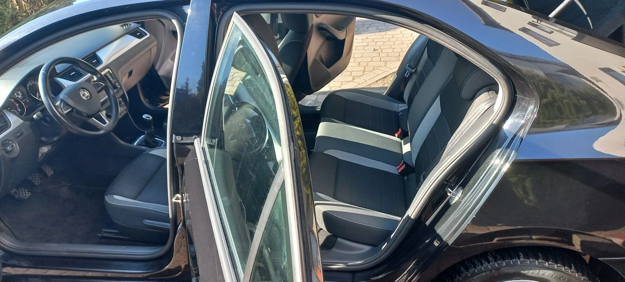 Skoda RAPID - Zdjęcie 11