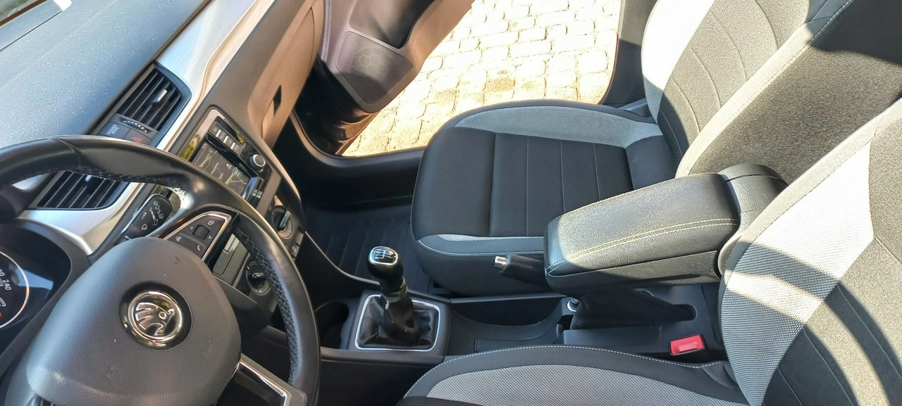 Skoda RAPID - Zdjęcie 13