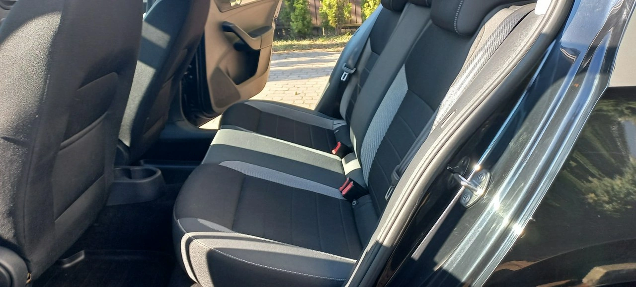 Skoda RAPID - Zdjęcie 23