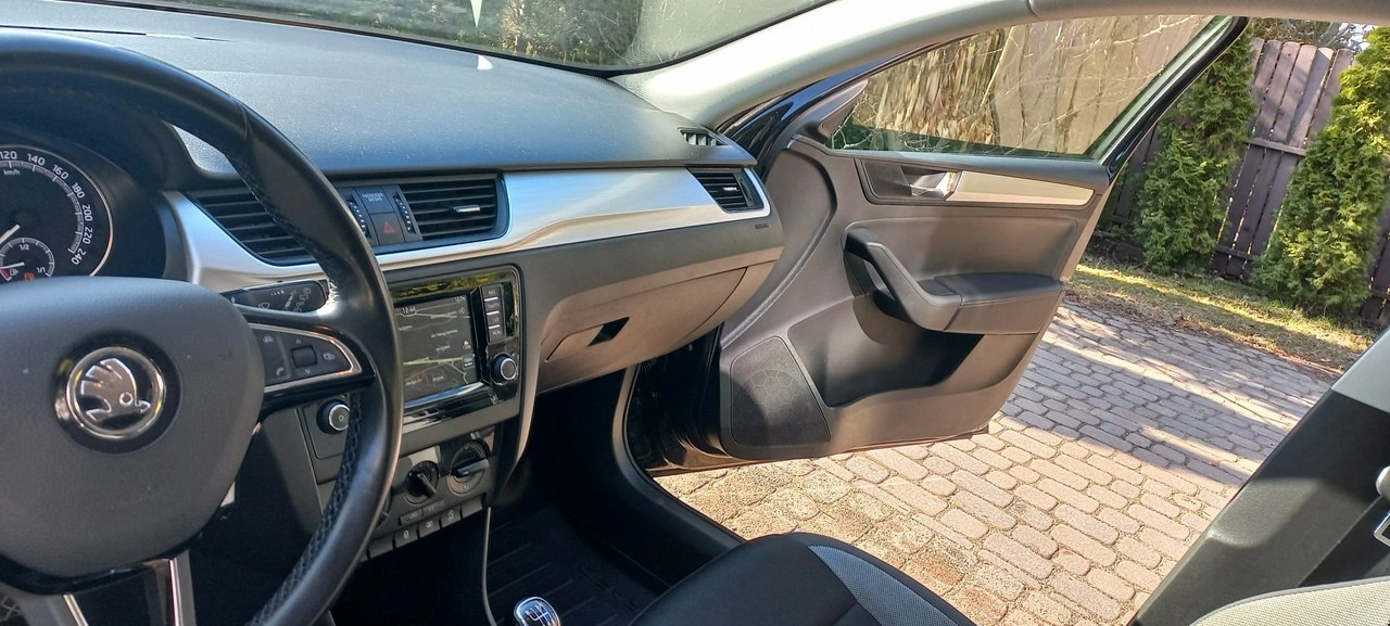 Skoda RAPID - Zdjęcie 8