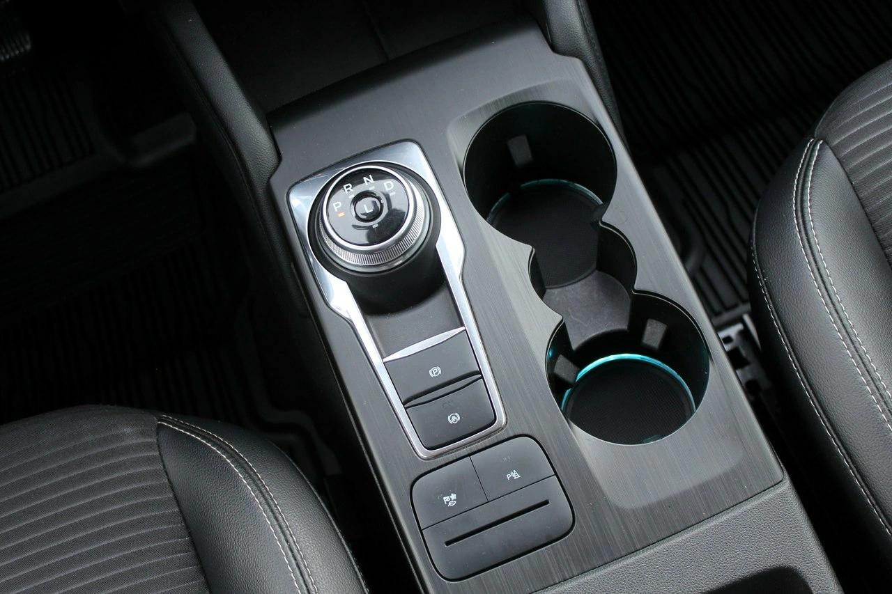 Ford Kuga - Zdjęcie 18