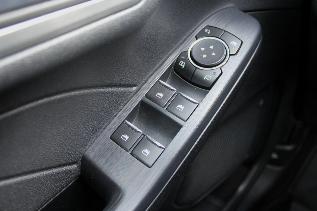 Ford Kuga - Zdjęcie 21