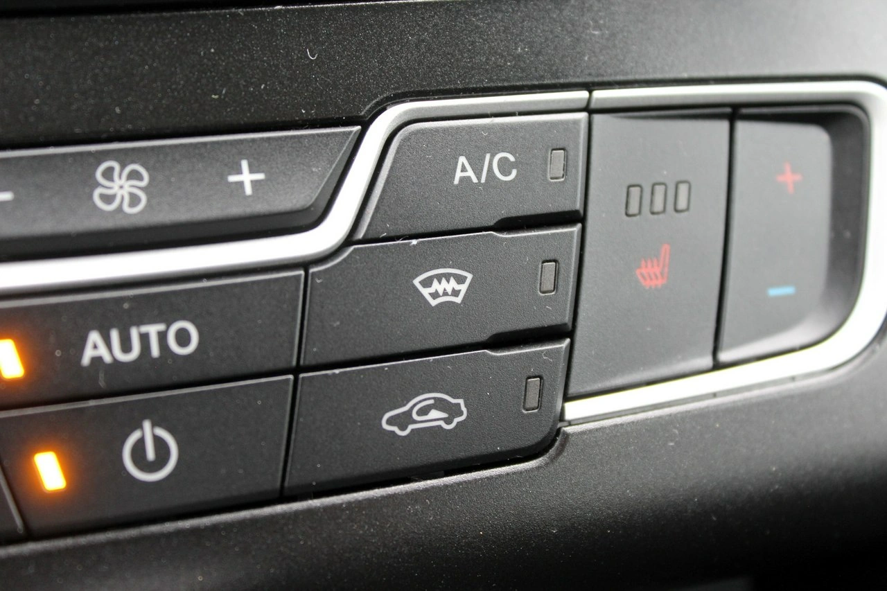 Ford Mondeo SW - Zdjęcie 24