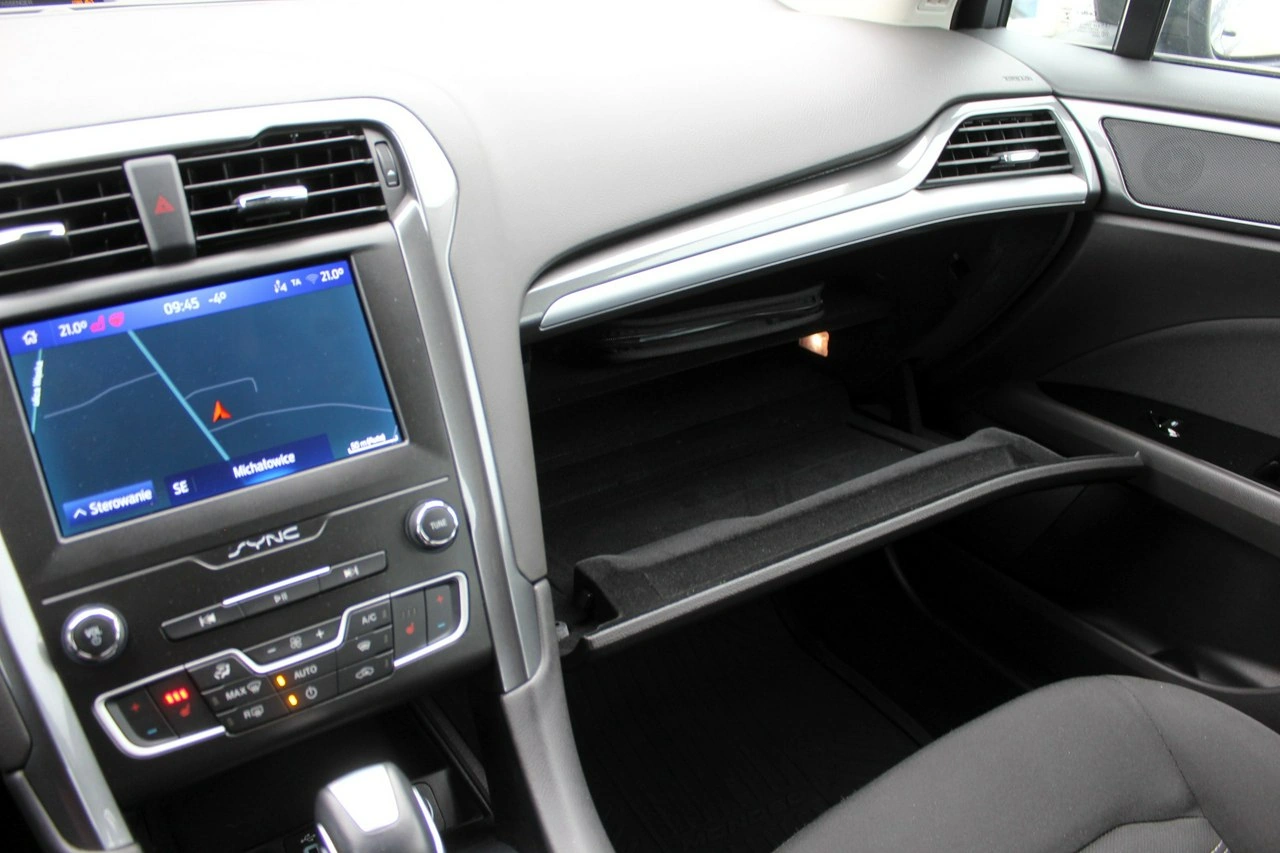 Ford Mondeo SW - Zdjęcie 29