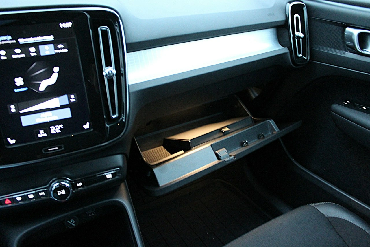 Volvo XC 40 - Zdjęcie 27