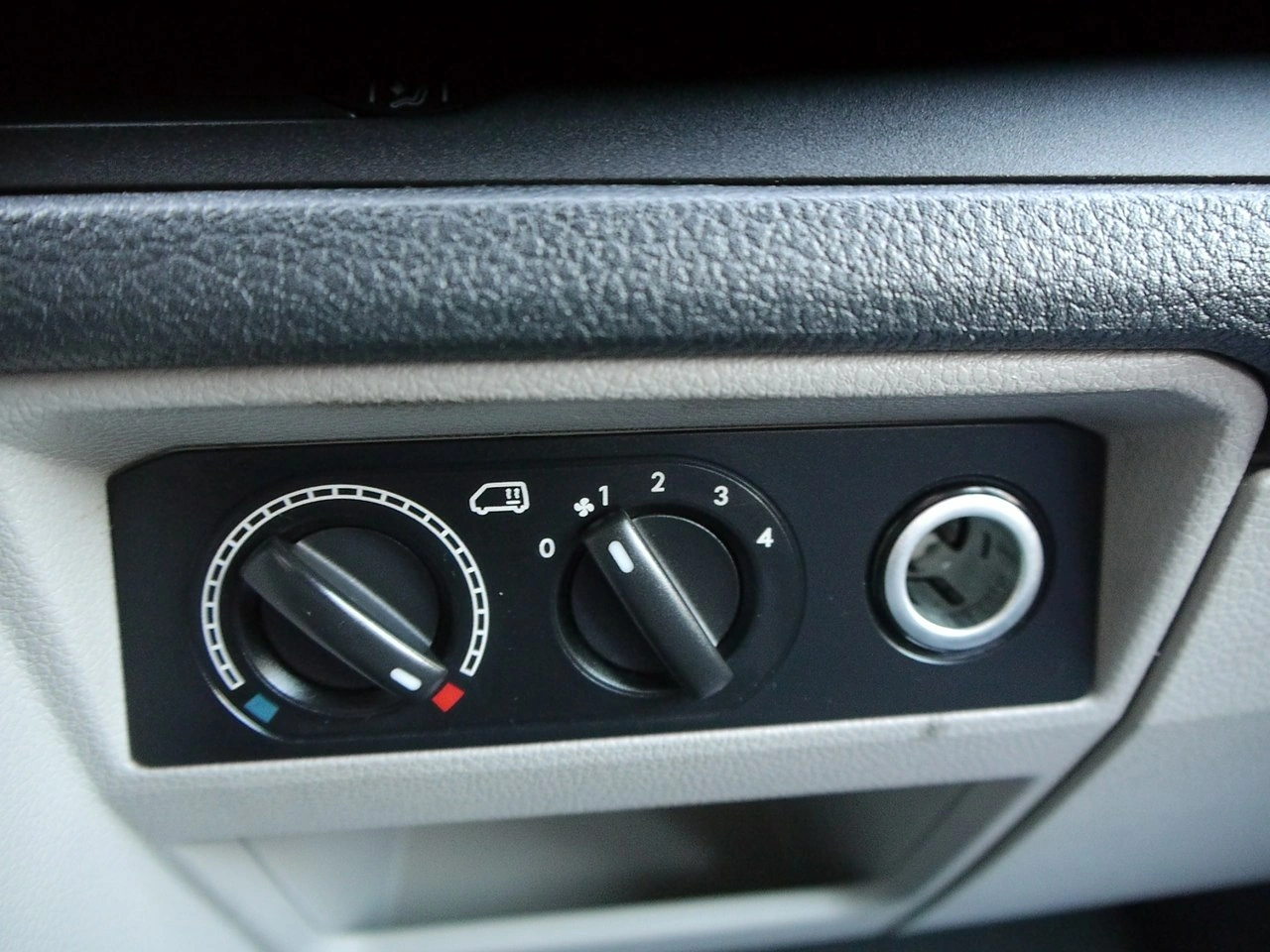 Volkswagen Transporter - Zdjęcie 21