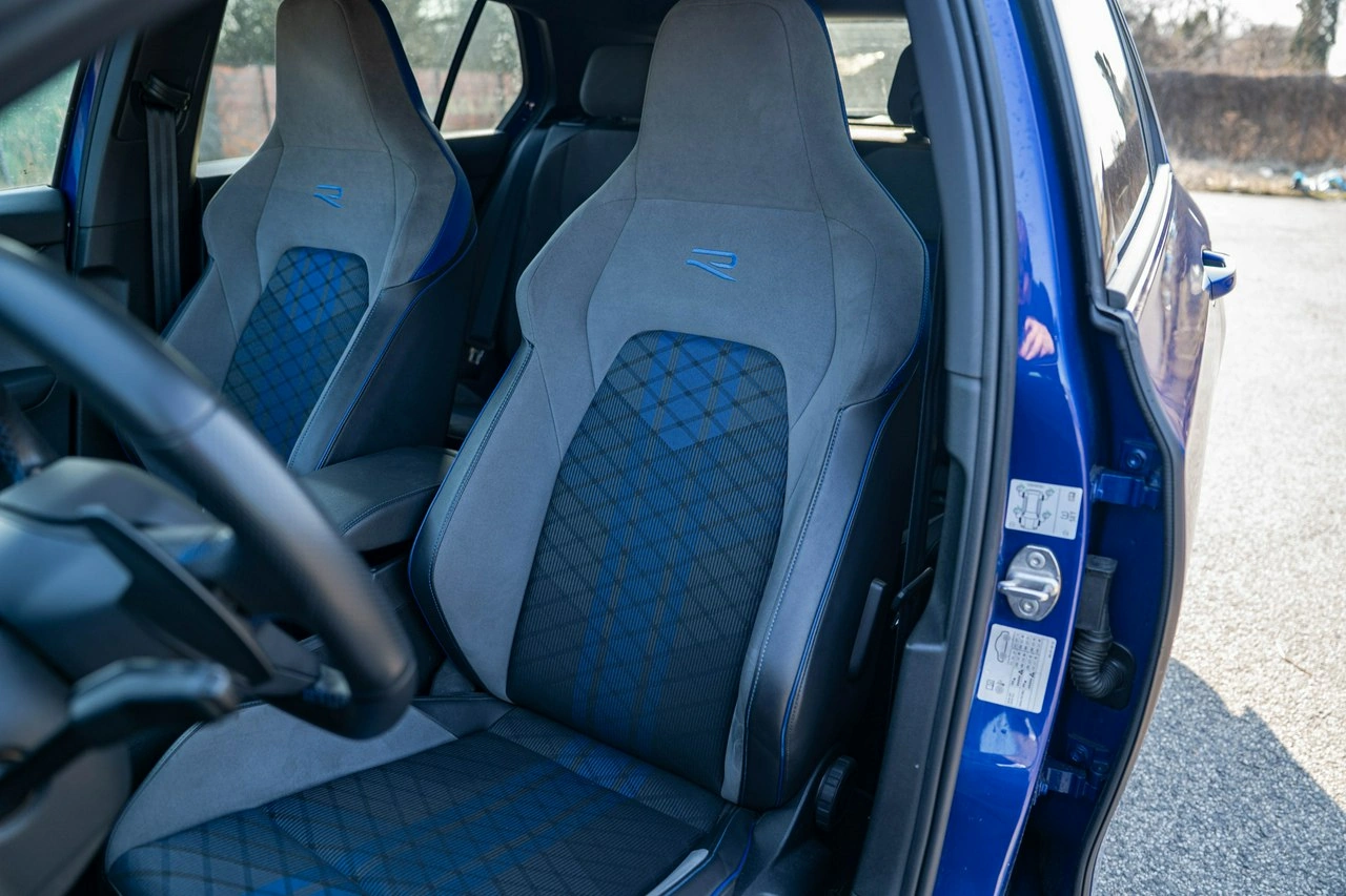 Volkswagen Golf - Zdjęcie 19