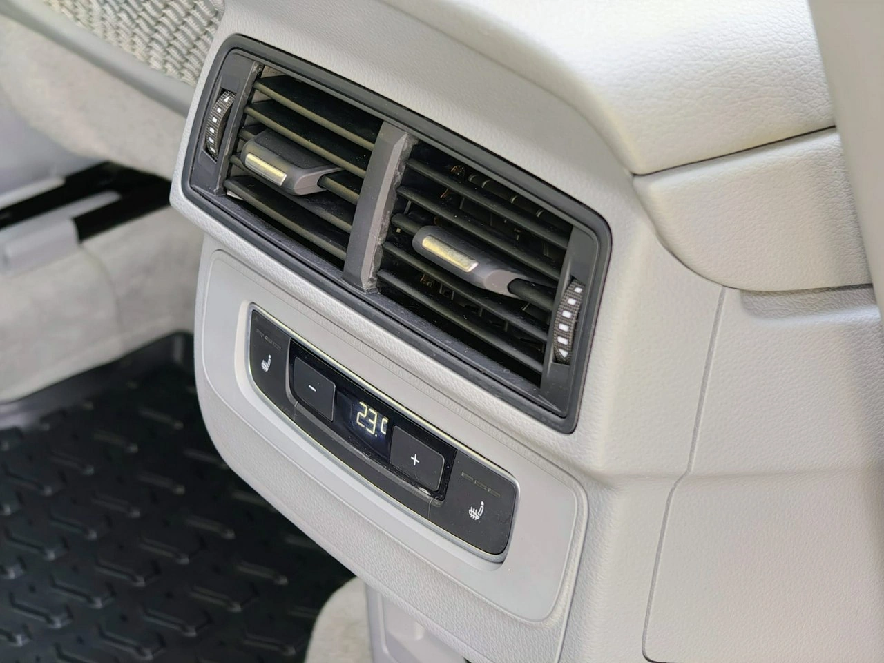 Audi Q7 - Zdjęcie 14