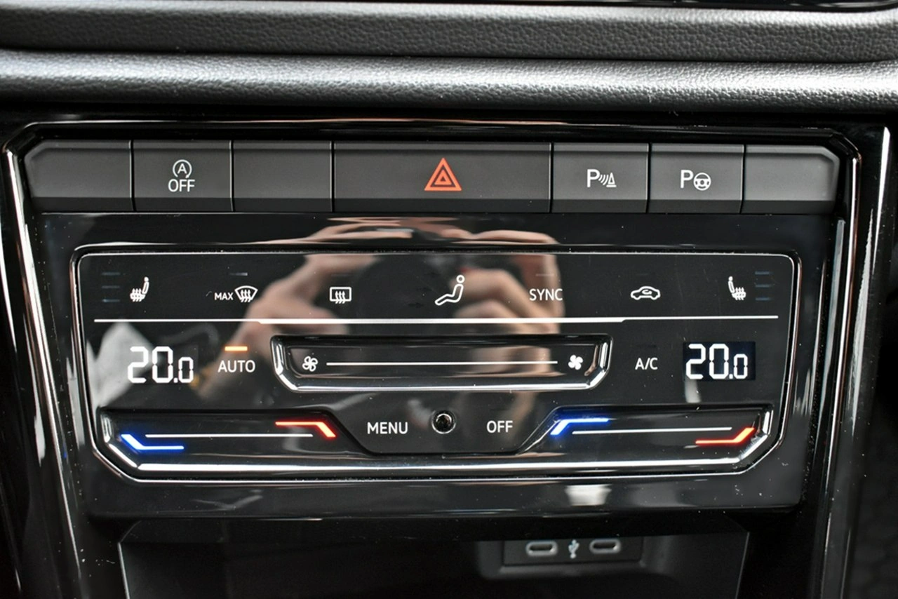 Volkswagen T-Roc - Zdjęcie 23