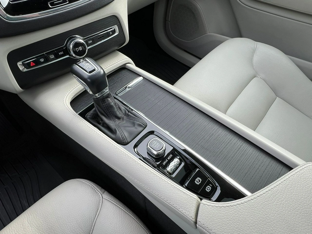 Volvo XC 90 - Zdjęcie 12