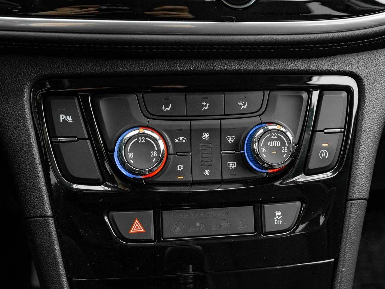 Opel Mokka X - Zdjęcie 16