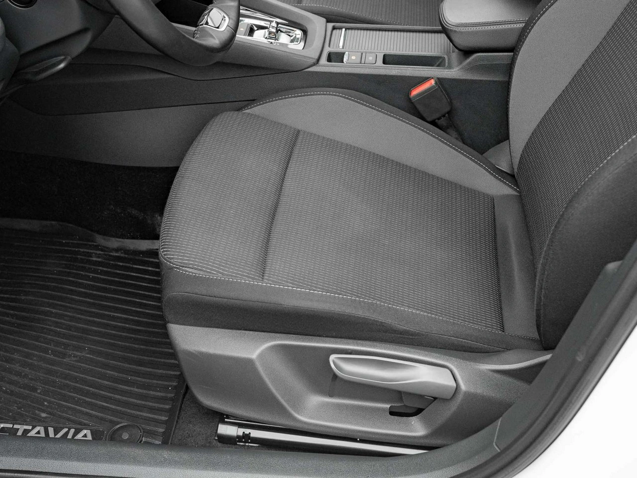 Skoda Octavia - Zdjęcie 10