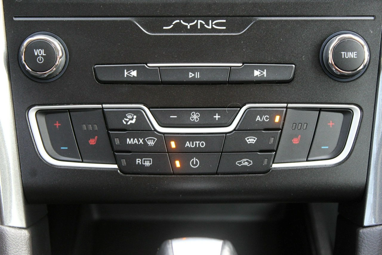 Ford Mondeo SW - Zdjęcie 19