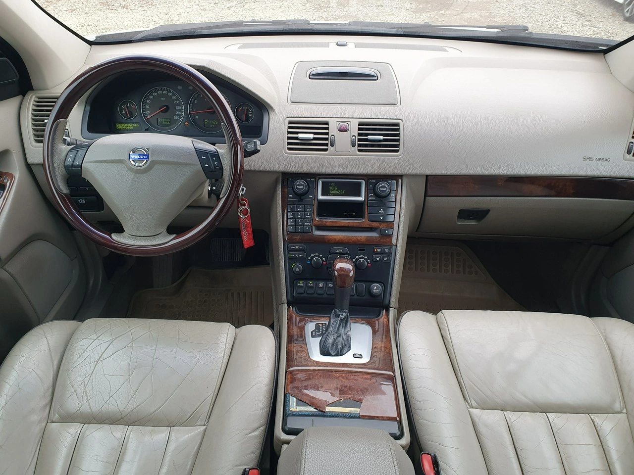 Volvo XC 90 - Zdjęcie 26