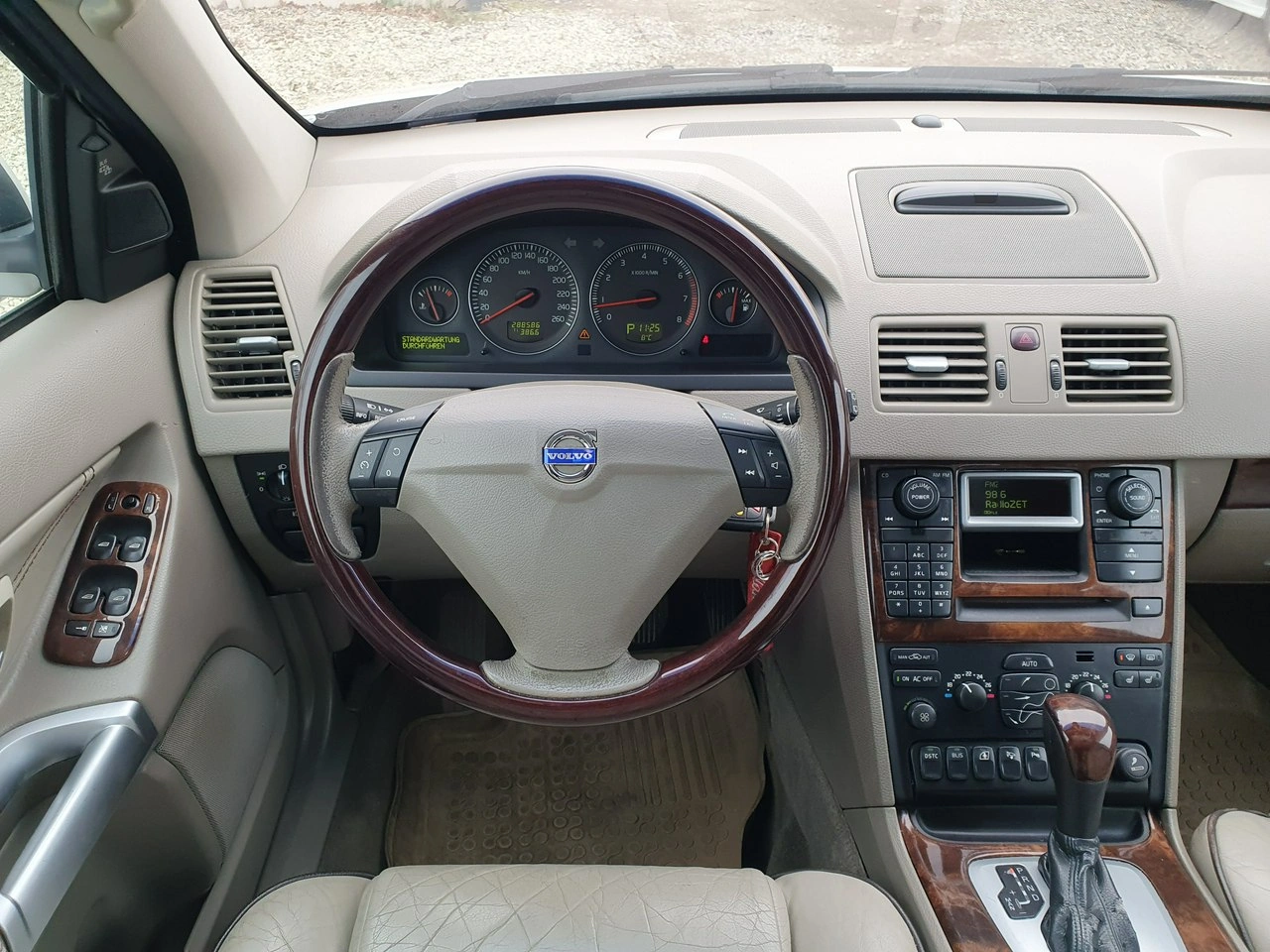 Volvo XC 90 - Zdjęcie 27