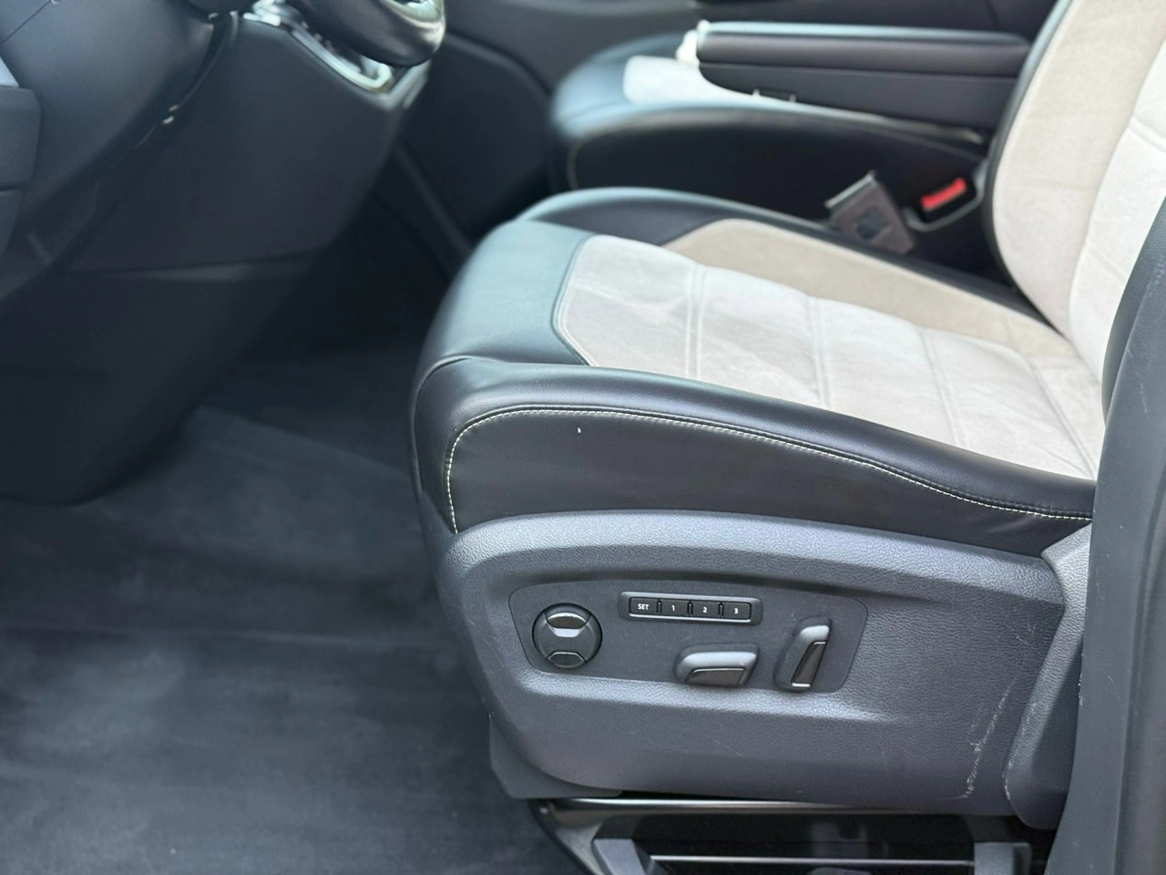 Volkswagen Multivan - Zdjęcie 23