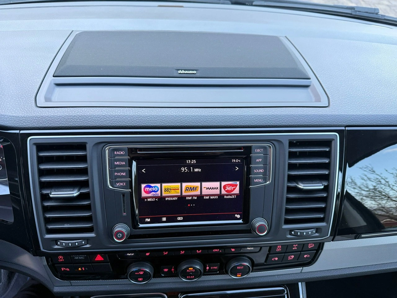 Volkswagen Multivan - Zdjęcie 28