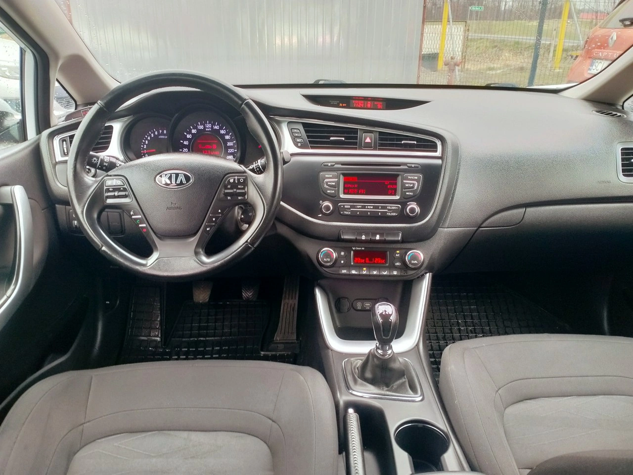 Kia Ceed - Zdjęcie 11