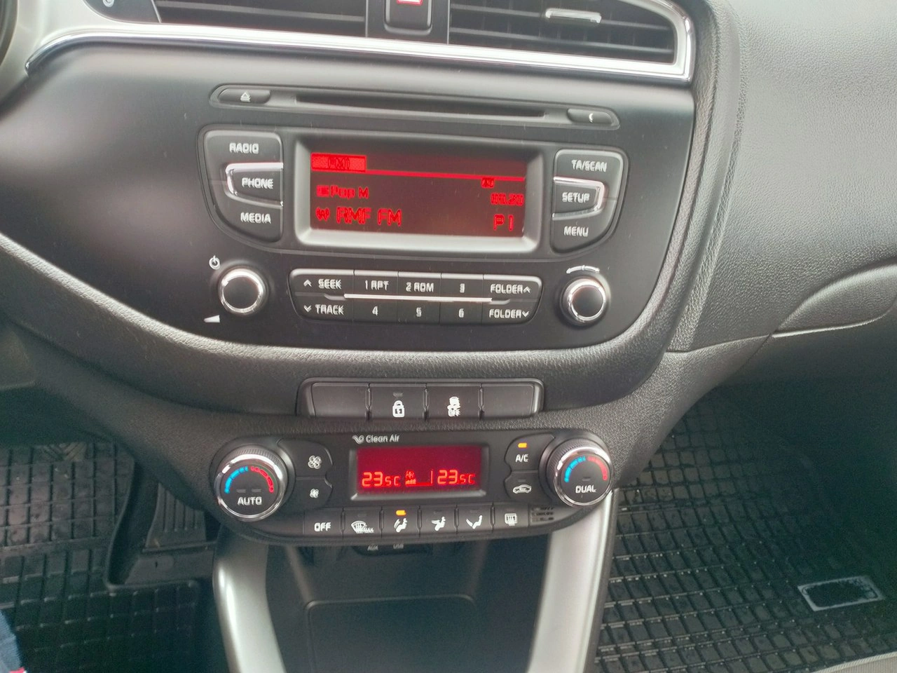 Kia Ceed - Zdjęcie 13