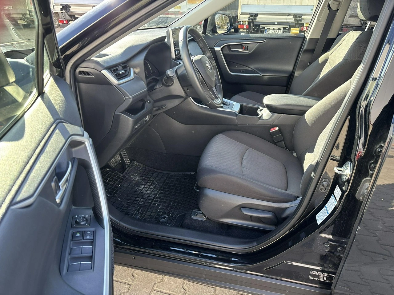 Toyota RAV-4 - Zdjęcie 9