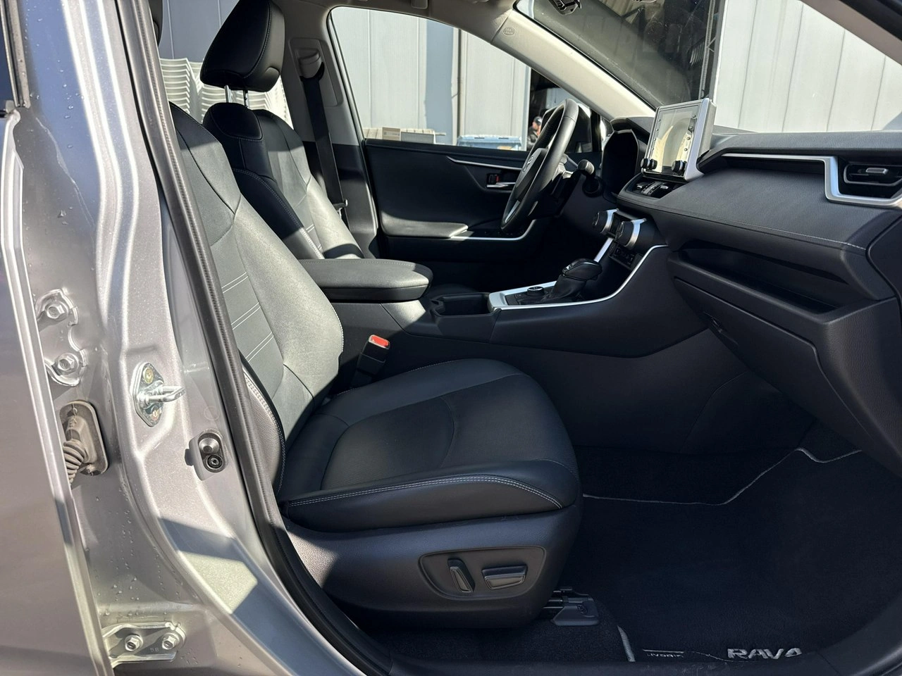 Toyota RAV-4 - Zdjęcie 21