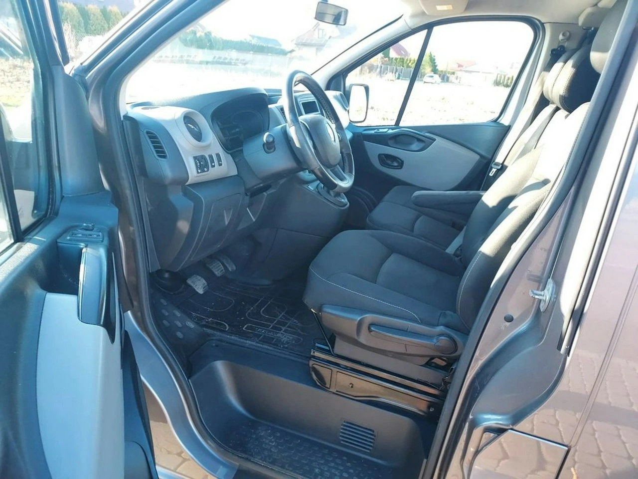 Renault Trafic - Zdjęcie 11