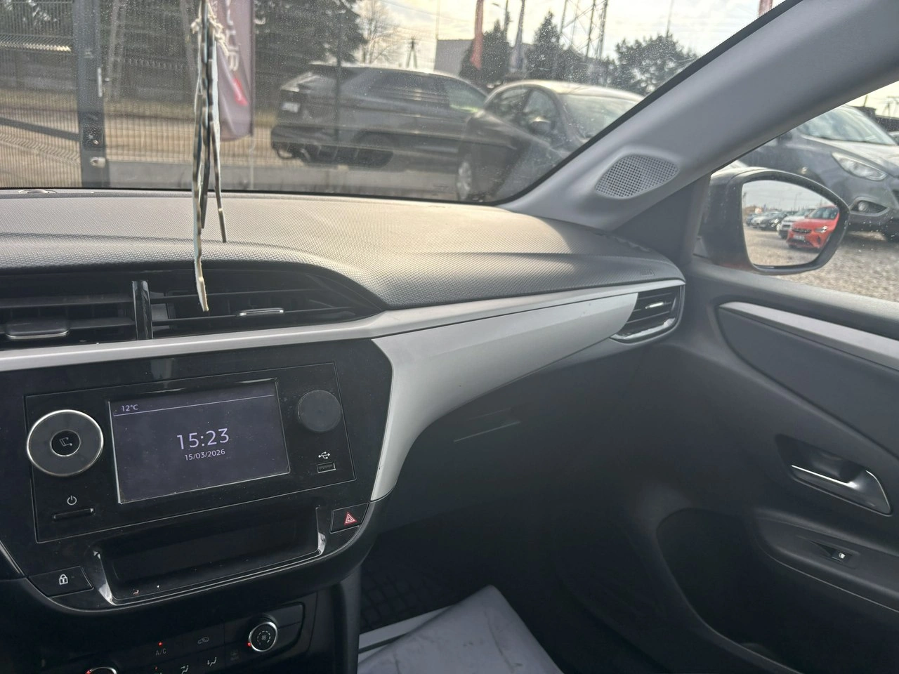 Opel Corsa - Zdjęcie 21